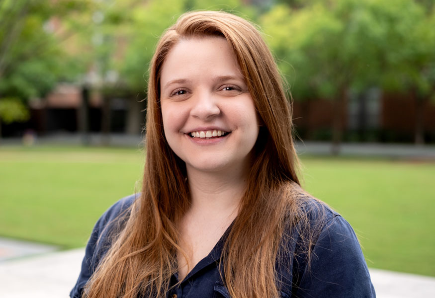 Aline D'Angelo Campos headshot